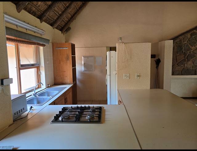 4 BEDROOM FREESTANDING FOR SALE IN LAKELAND ESTATE